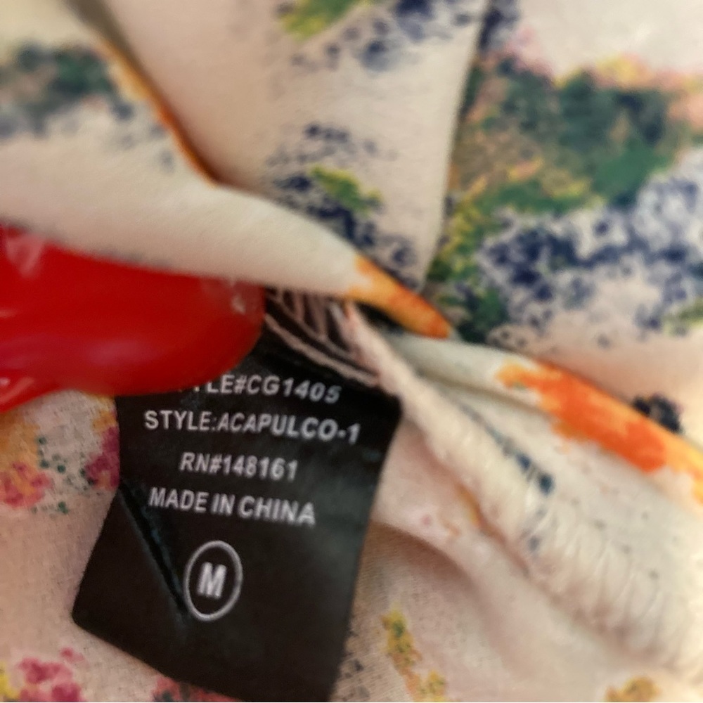 ✨ Izzy & Lola Floral Blouse – Soft & Feminine 🌸✨ - Picture 9 of 12